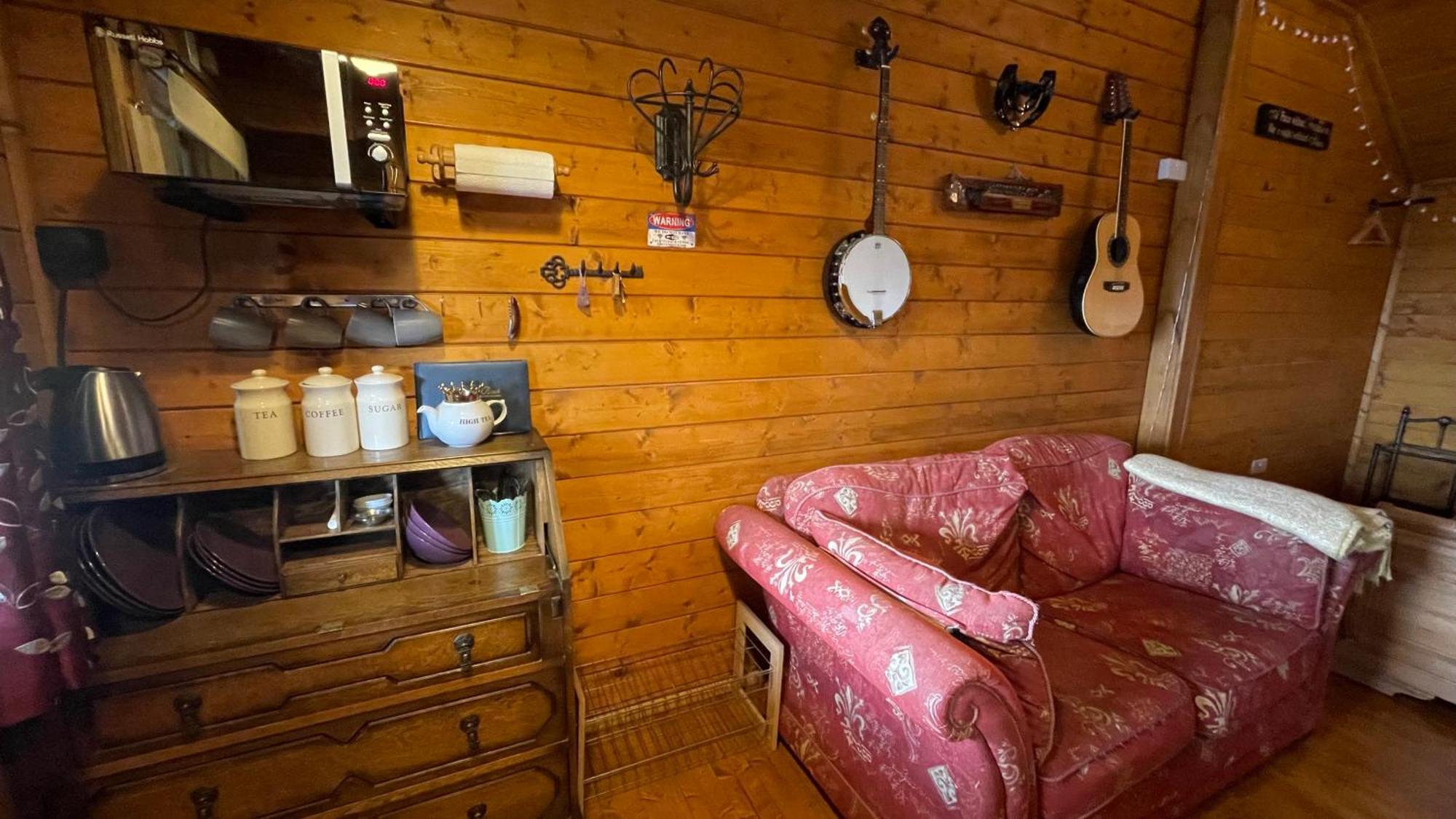 Blossom Cabin - Little Log Cabin In Wales Newtown  Extérieur photo